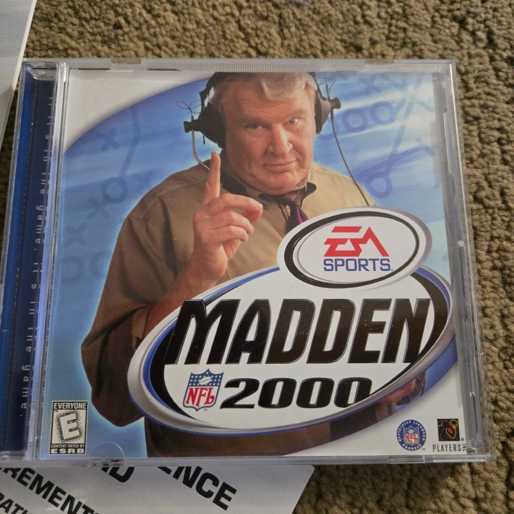 Madden NFL 2000 PC Game EA Sports Windows 95/98 Complete with Manual CIB